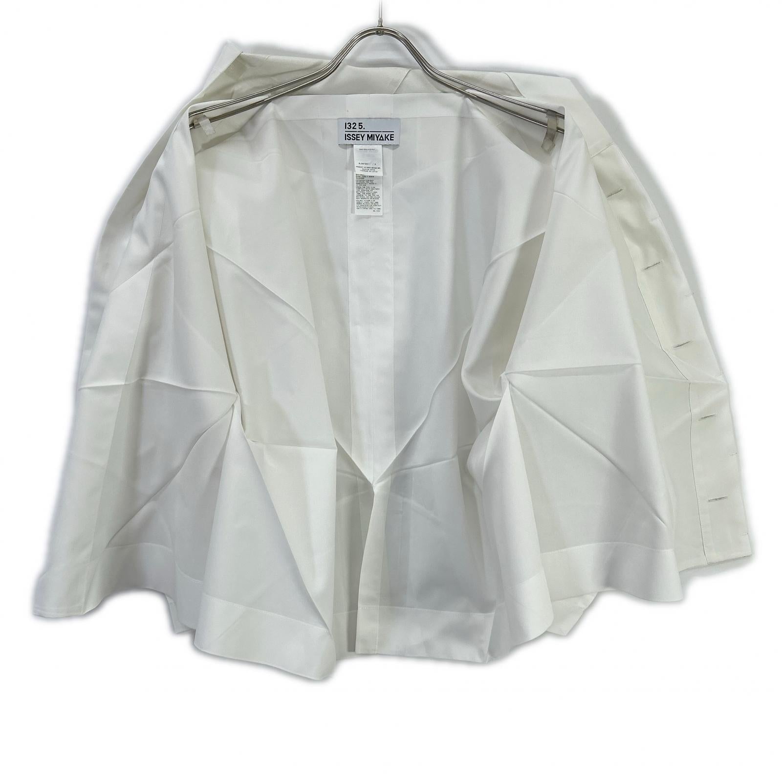 132 5. ISSEY MIYAKE 132 5. ISSEY MIYAKE IL38FD011 ホワイト 折り紙 ジャケット ジャケット