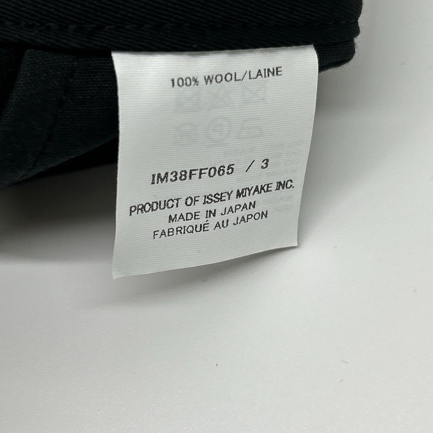 ISSEY MIYAKE イッセイミヤケ IL38FD011 ブラック ウール100 テーパードパンツ ボトムス