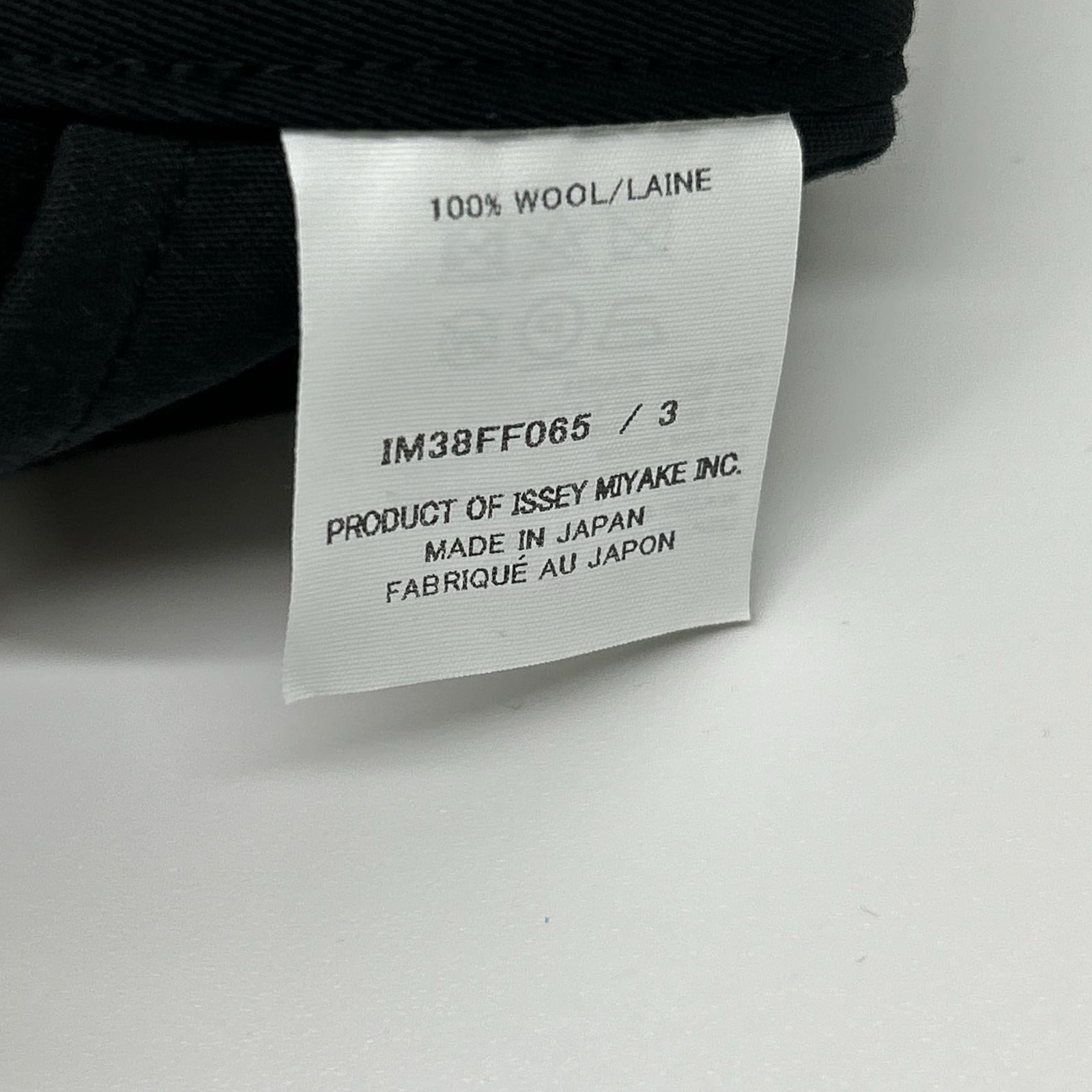 ISSEY MIYAKE イッセイミヤケ IL38FD011 ブラック ウール100 テーパードパンツ ボトムス