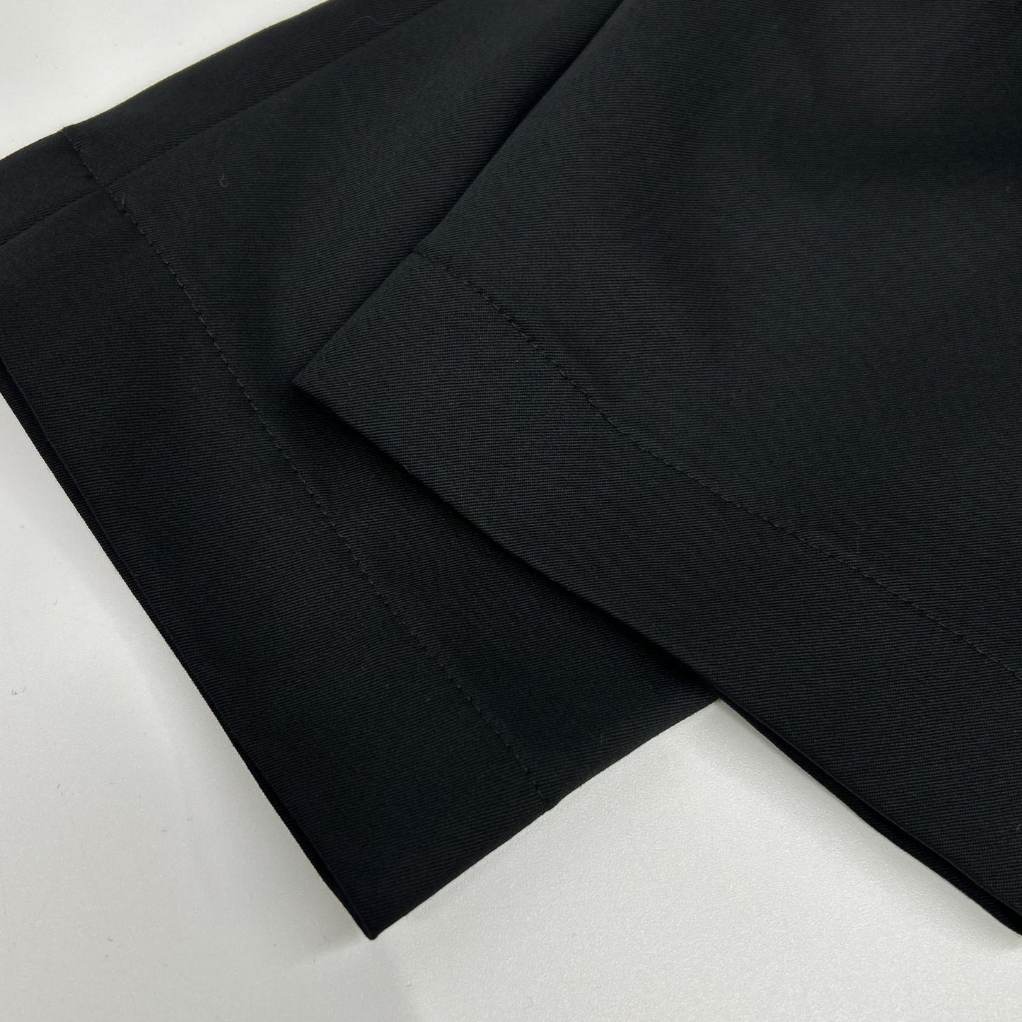 ISSEY MIYAKE イッセイミヤケ IL38FD011 ブラック ウール100 テーパードパンツ ボトムス