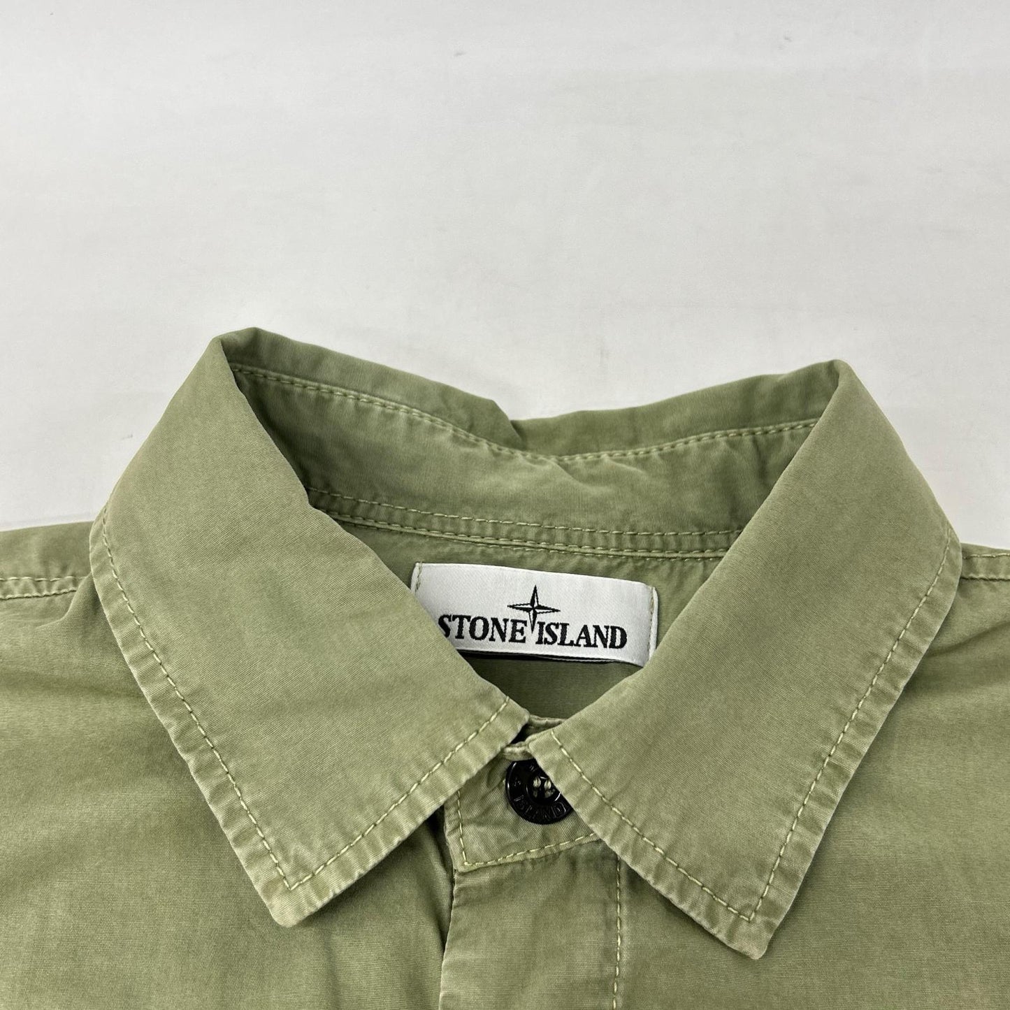 STONE ISLAND ストーンアイランド 7815115WN カーキ Overshirt ロゴワッペン ウォッシュ加工 長袖シャツ トップス