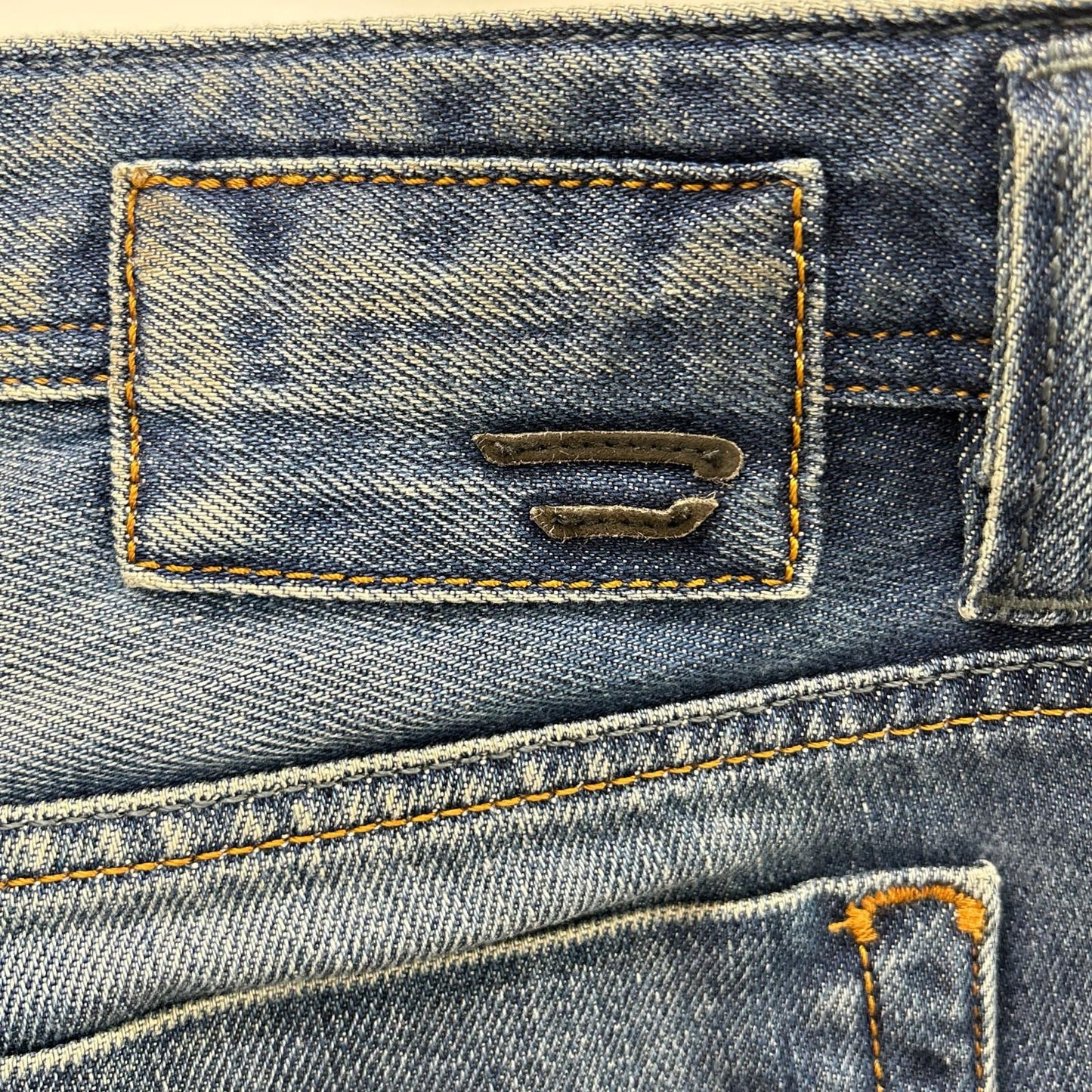 DIESEL ディーゼル インディゴ VIKER ボタンフライ ストレートデニムパンツ ボトムス
