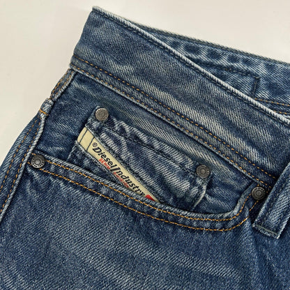 DIESEL ディーゼル インディゴ VIKER ボタンフライ ストレートデニムパンツ ボトムス