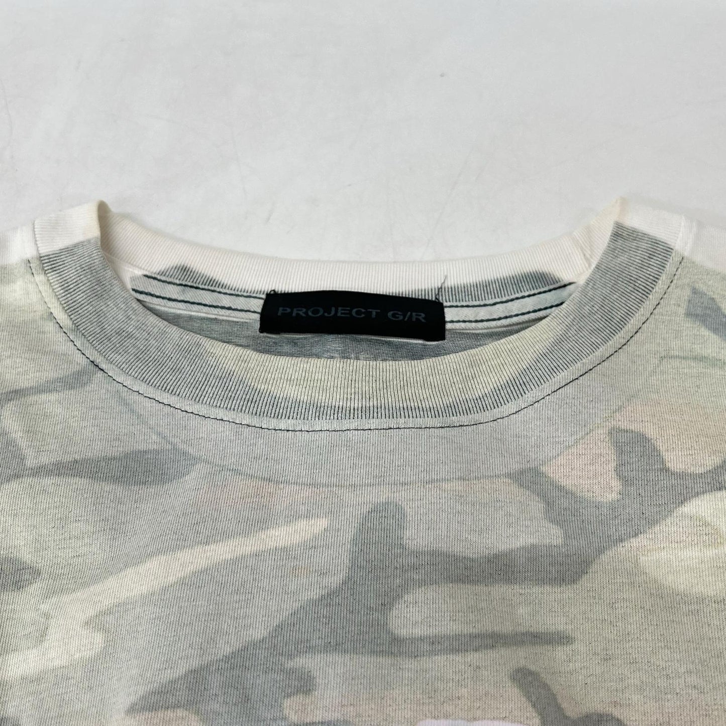 PROJECT G/R プロジェクトジーアール ホワイト×グリーン CAMO TROMPE-L'OEIL T-SHIRT トップス