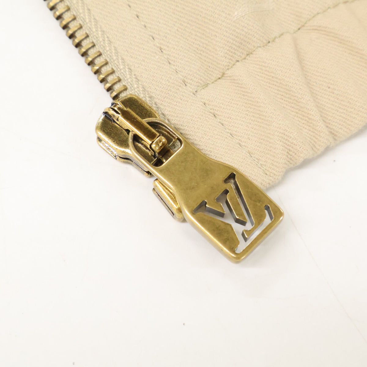 LOUIS VUITTON ルイヴィトン 【新品/国内正規/24年製】RM242MQ KKA HRB41W LVロゴ総柄 ジップアップ ブルゾン ジャケット