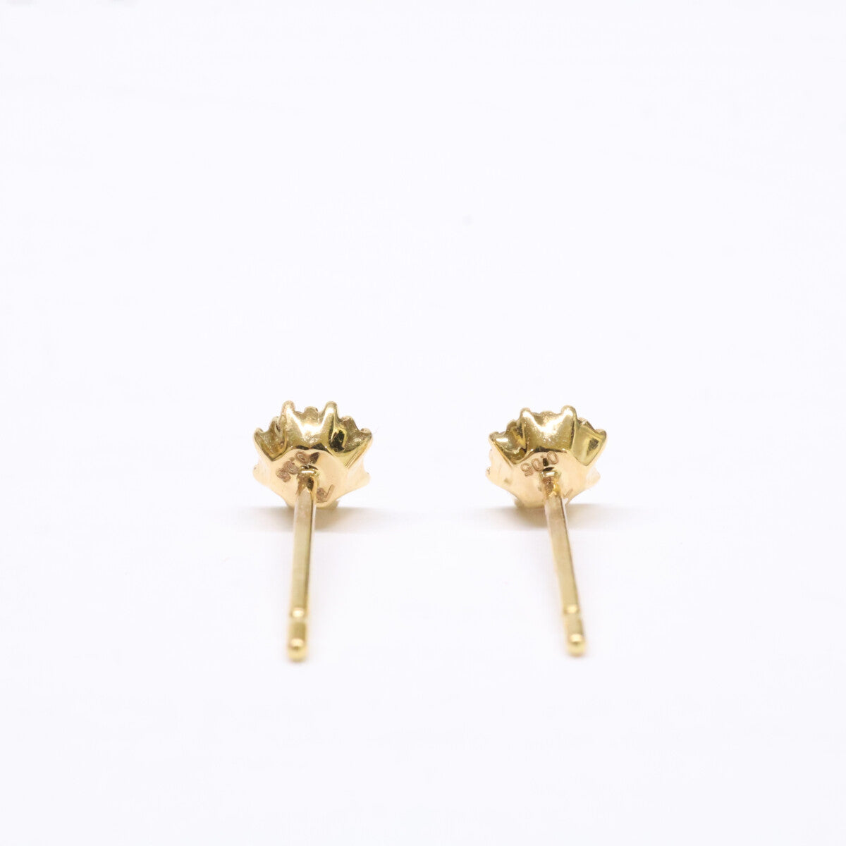 BELLESIORA ベルシオラ K18 0.05刻印 ダイヤモンド ピアス