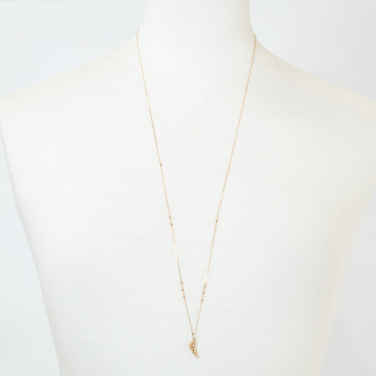 BELLESIORA ベルシオラ 【美品】K18 0.06 0.02 フェザートップ ダイヤモンド ロング チェーン ネックレス