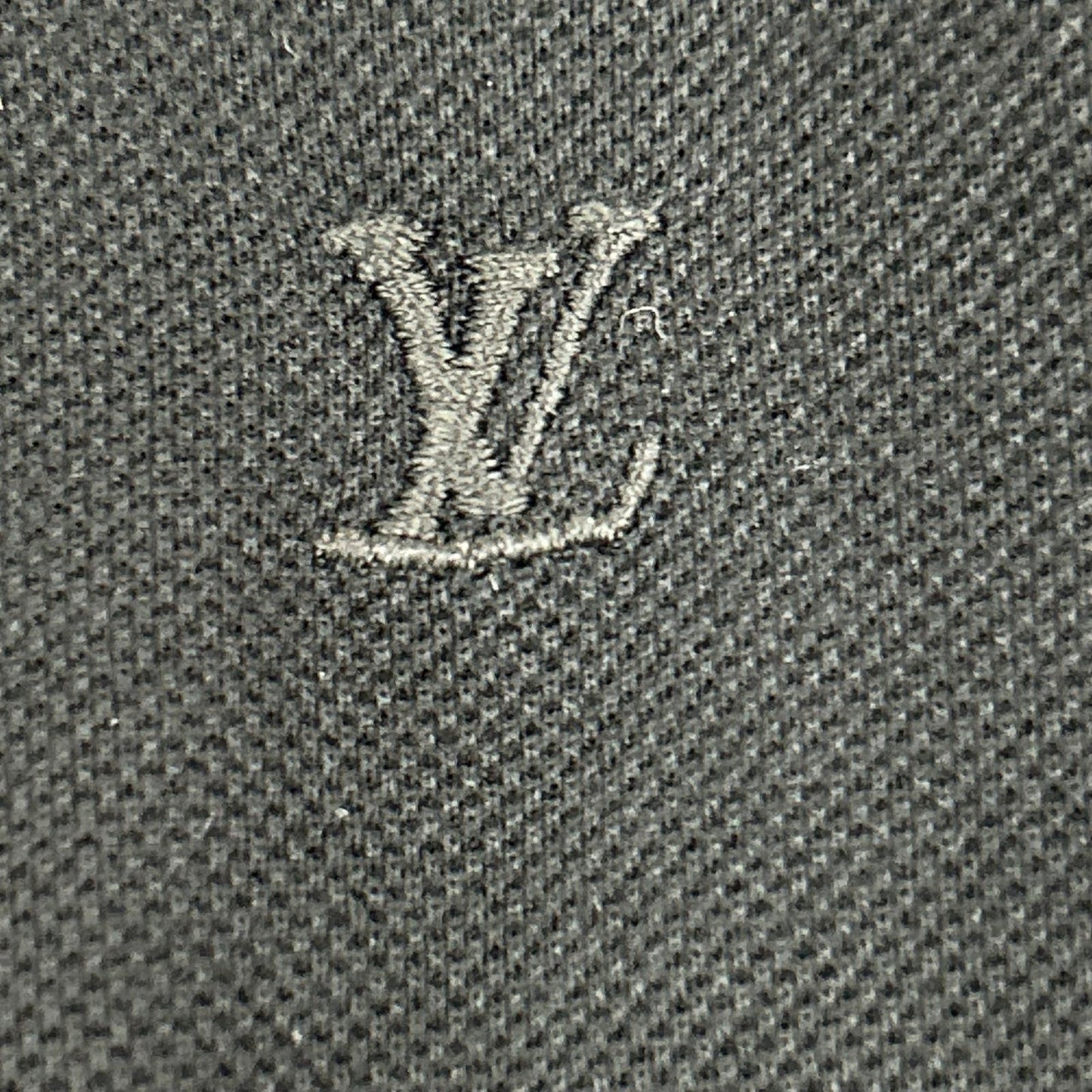 LOUIS VUITTON ルイヴィトン RM082M MNJR32JEA ブラック　コットン100 刺繍ロゴ ポロシャツ トップス