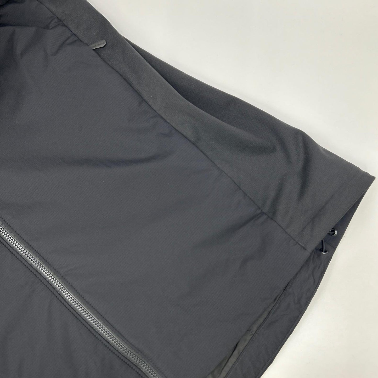 ARC'TERYX アークテリクス X000009556 25FW ブラック ATOM HOODY ジャケット