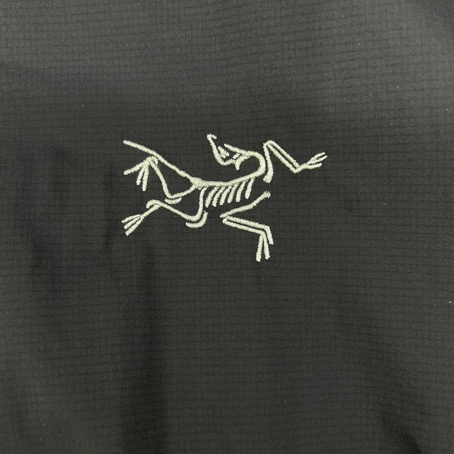 ARC'TERYX アークテリクス X000009556 25FW ブラック ATOM HOODY ジャケット