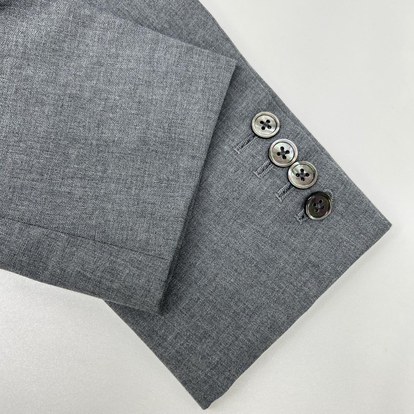 THOM BROWNE トムブラウン MJC187A-02872-035 グレー RWBアームセルビッジハイアームホール 3Bジャケット ジャケット