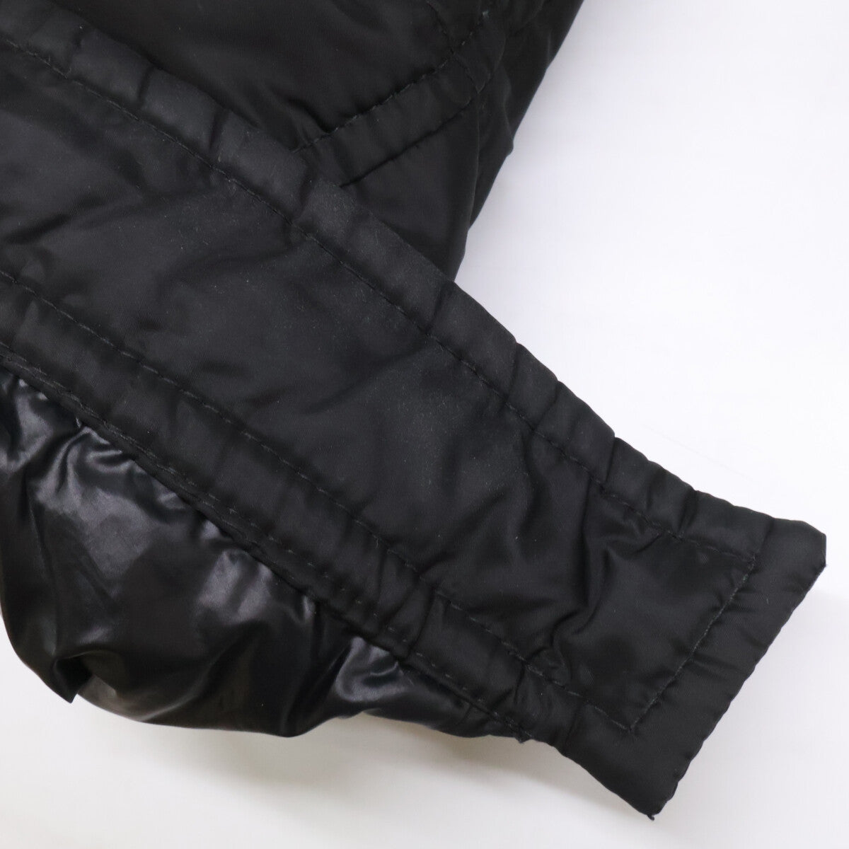 PRADA Prada [Domestic authorized item] SGH072 R232 1060 triangle logo plaque hooded down jacket jacket