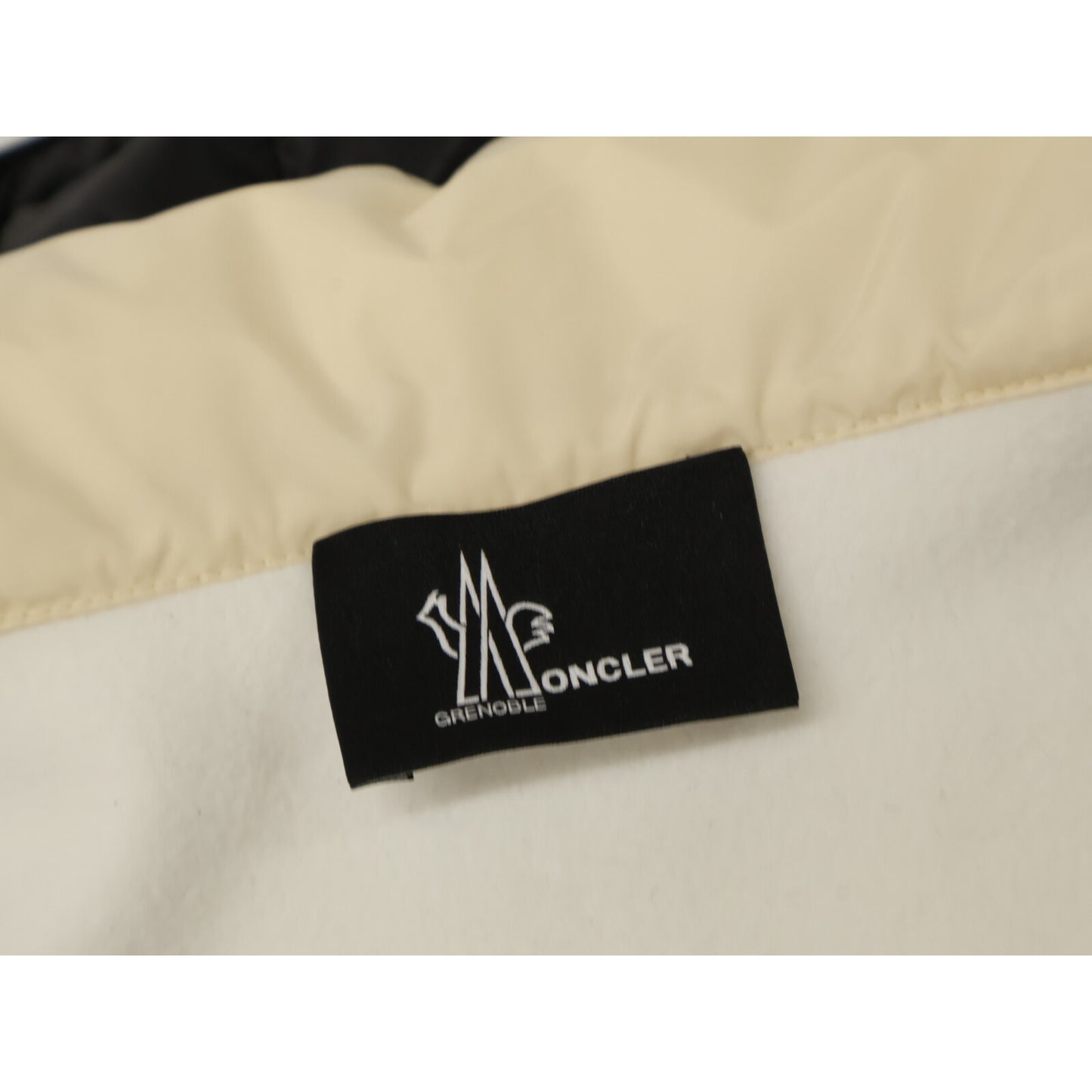 MONCLER モンクレール GRENOBLE グルノーブル【新品同様/25年製】K20988G00021 MAGLIA CARDIGAN ハイブリット ダウンジャケット ジャケット