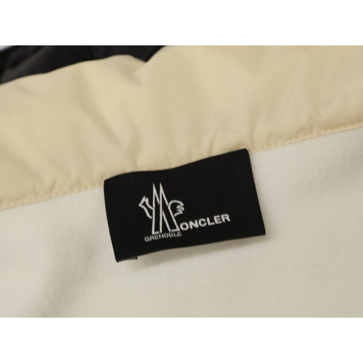 MONCLER モンクレール GRENOBLE グルノーブル【新品同様/25年製】K20988G00021 MAGLIA CARDIGAN ハイブリット ダウンジャケット ジャケット