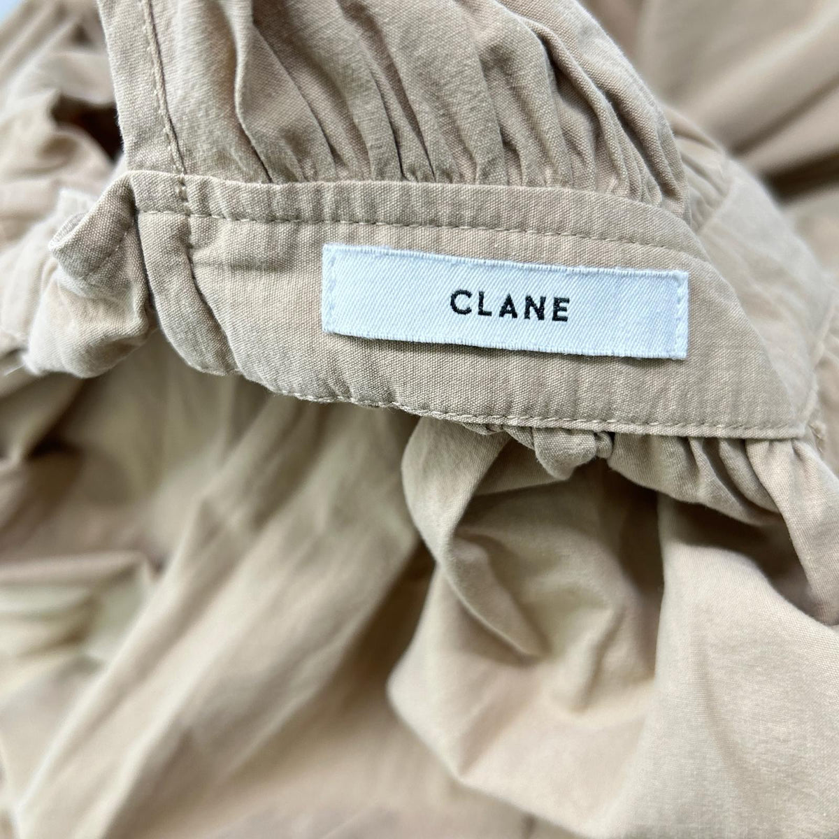 CLANE クラネ 18112-5101 BACK SCHOEN GATHER ONE PIECE バックシフォンギャザー ワンピース