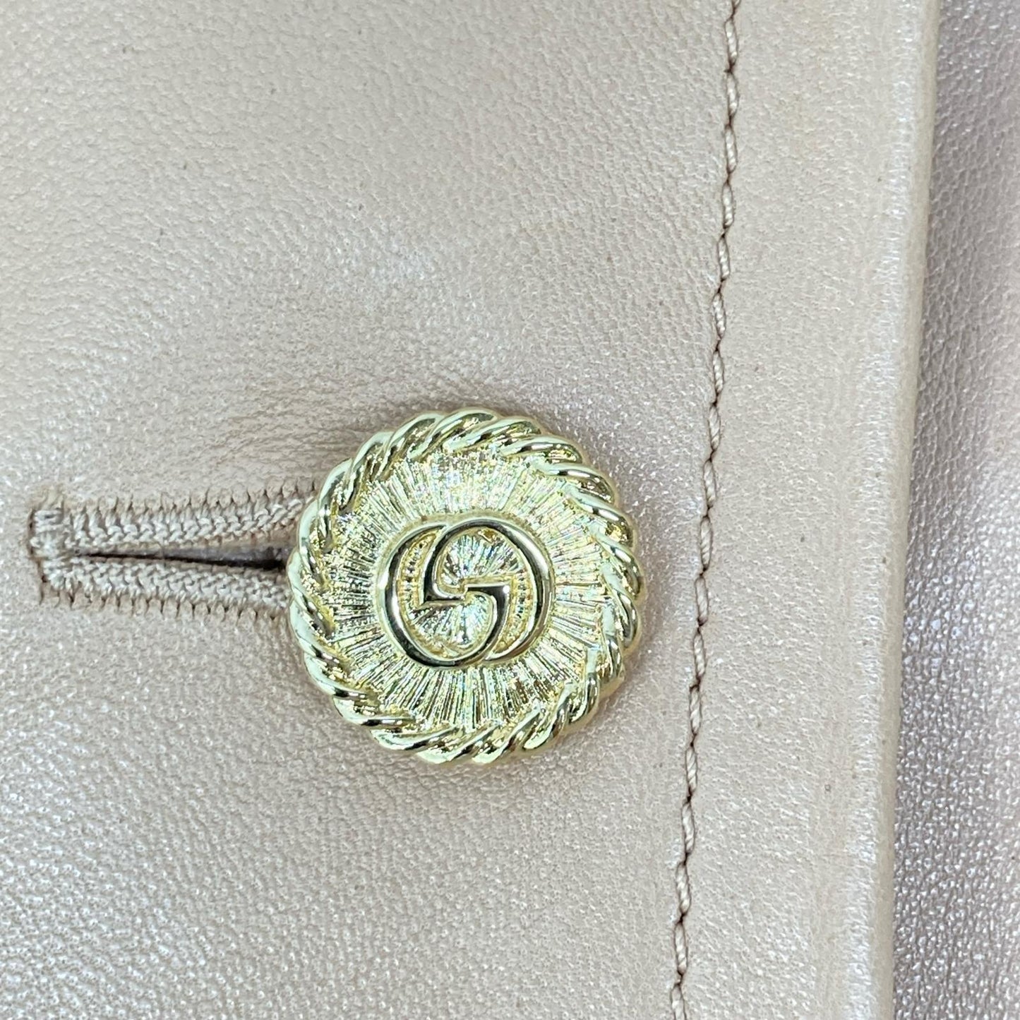 GUCCI グッチ 765899 ベージュ ロゴボタン ラムレザー ジャケット ジャケット