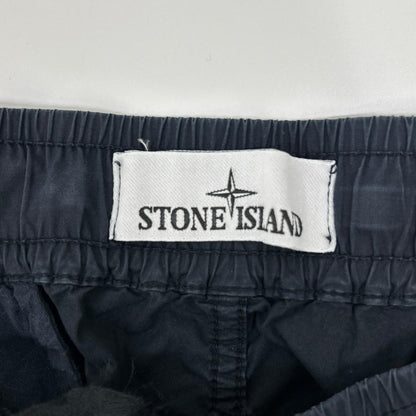 STONE ISLAND ストーンアイランド ネイビー ロゴパッチ付き テーパードカーゴパンツ ボトムス