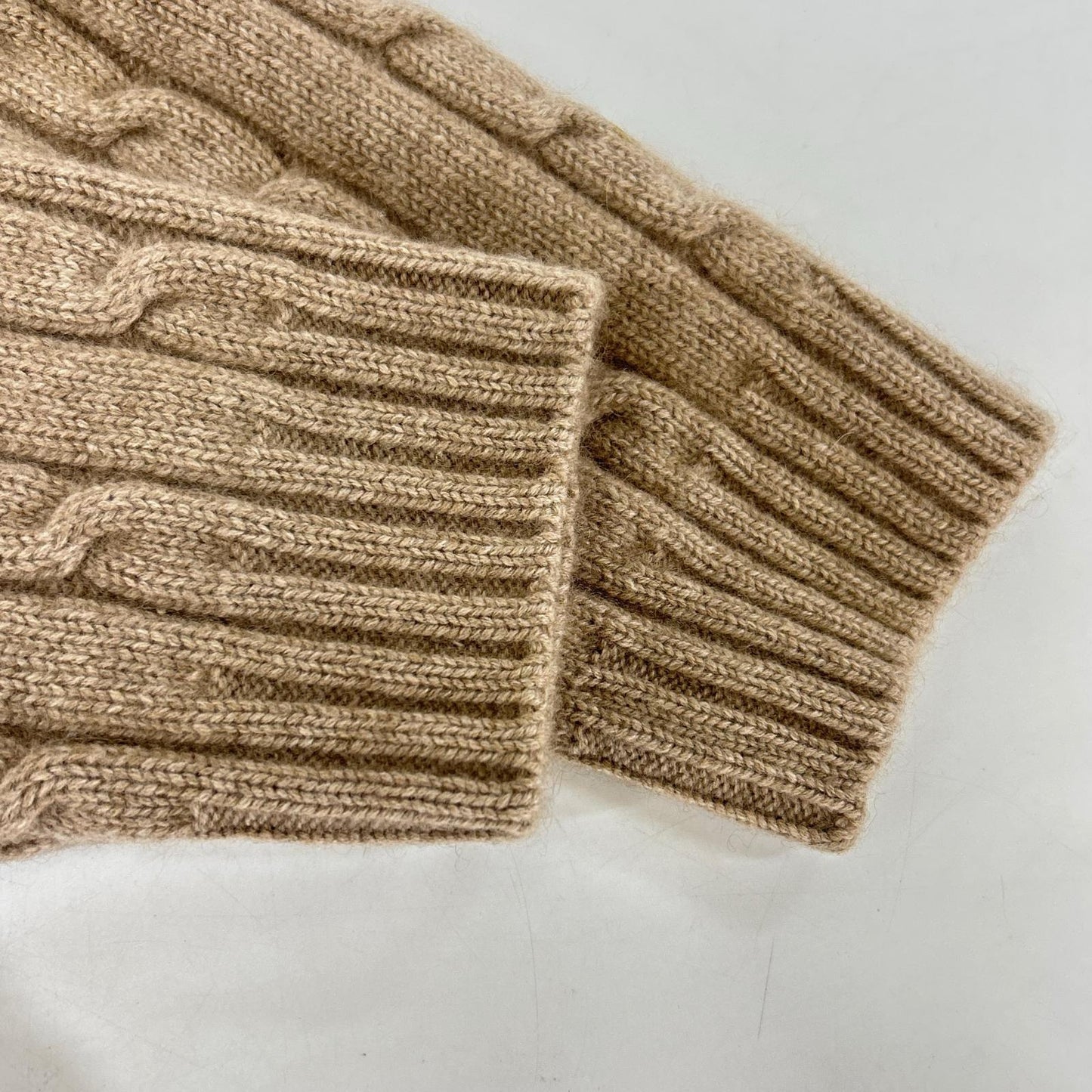 CELINE セリーヌ 【国内正規/23AW】2AD5G362W トリオンフ刺繍 カシミヤ ケーブル ニットカーディガン トップス