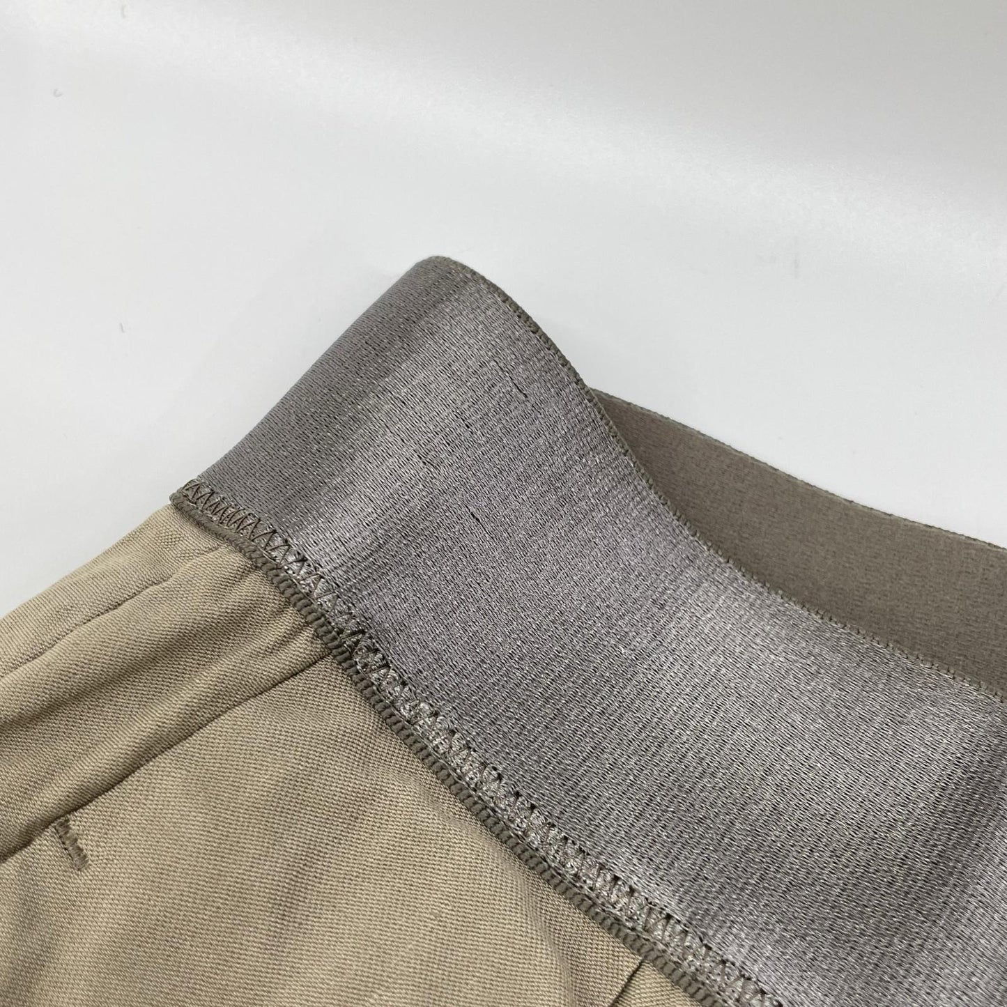 MUSE ミューズ 25年 カーキオリーブ STRETCH TWILL タックパンツ ボトムス