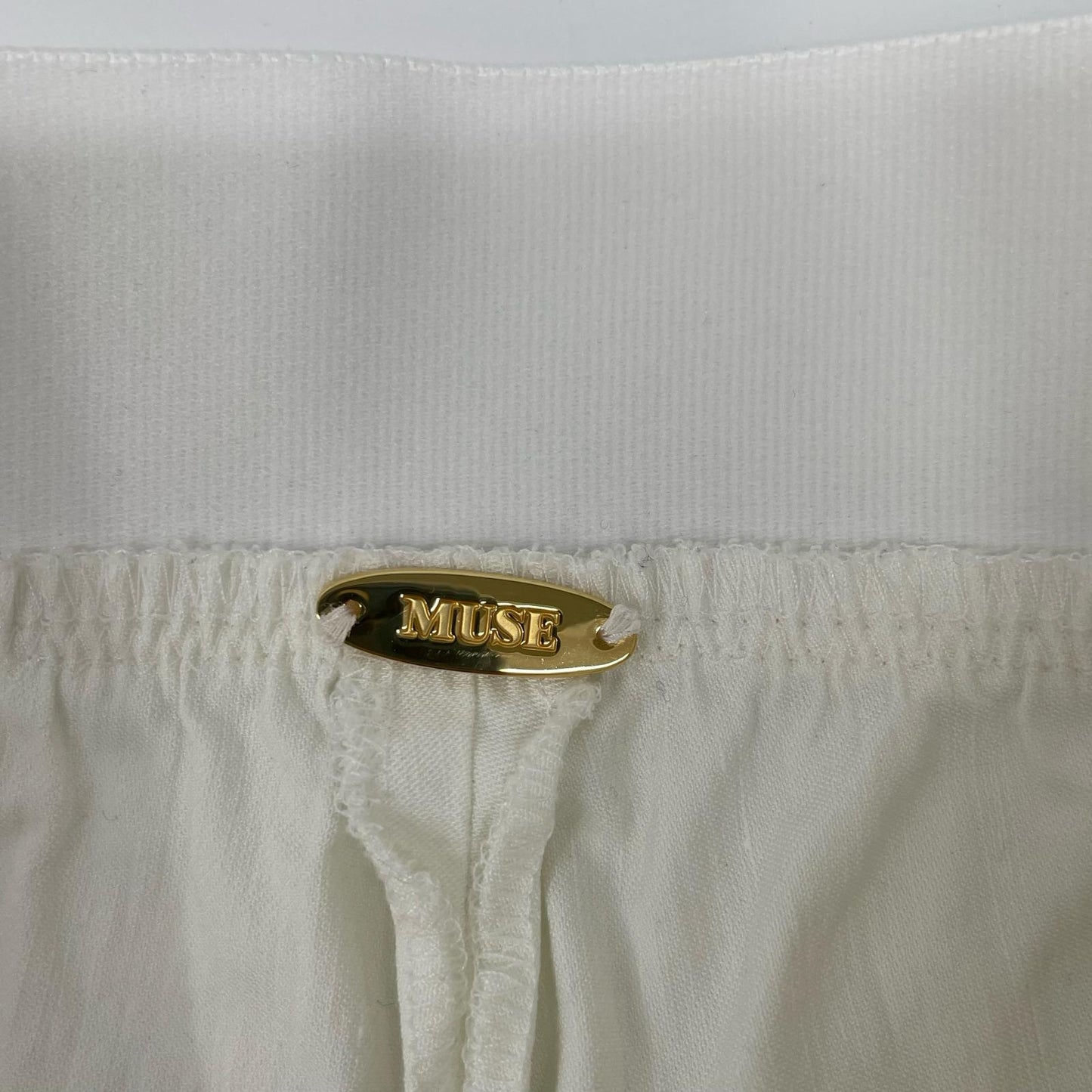 MUSE ミューズ 25年 ホワイト STRETCH TWILL タックパンツ ボトムス
