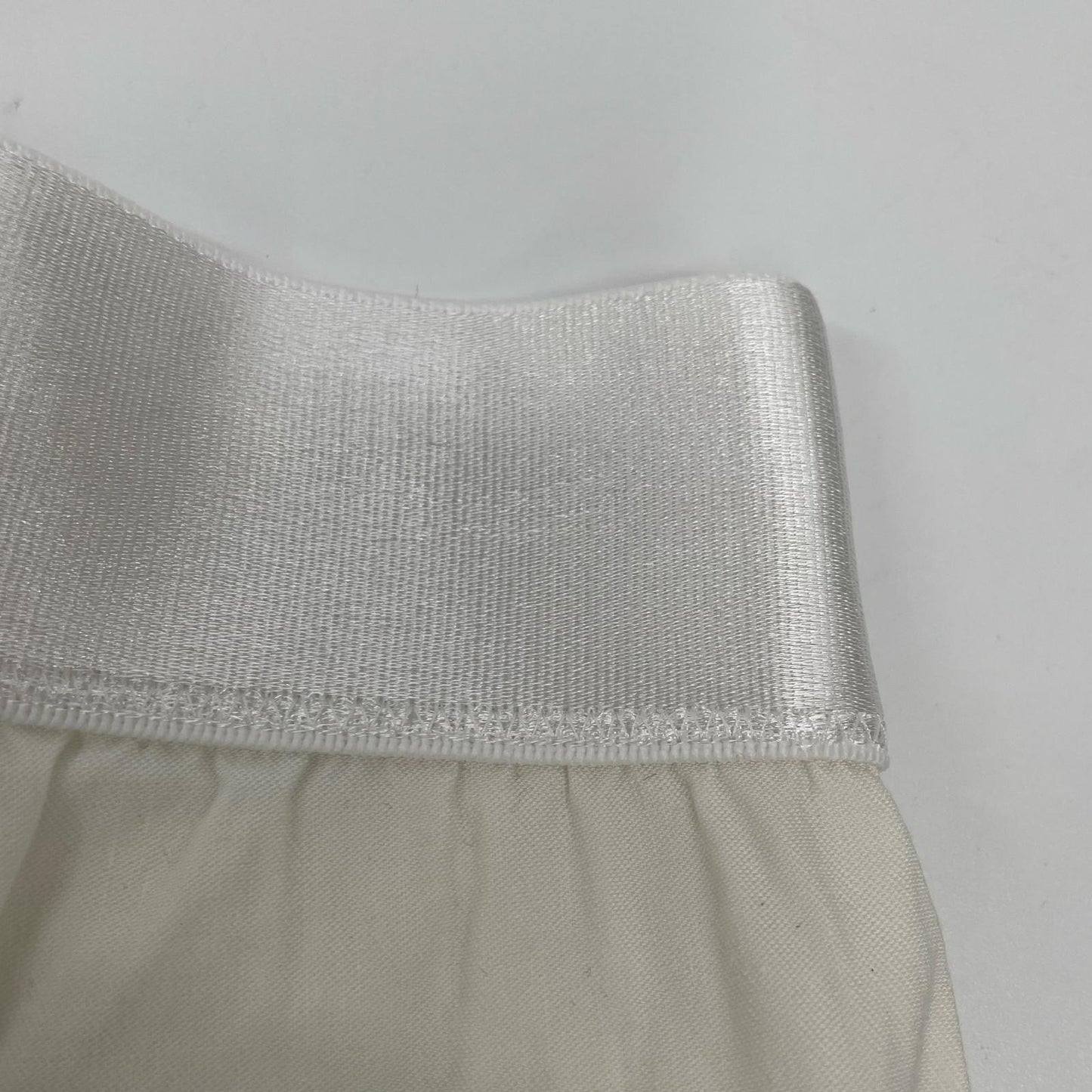 MUSE ミューズ 25年 ホワイト STRETCH TWILL タックパンツ ボトムス