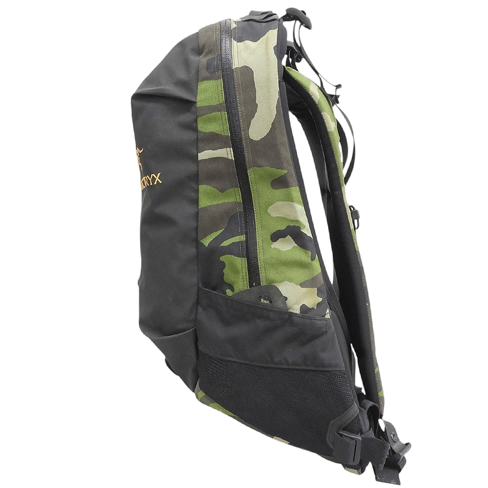 ARC'TERYX アークテリクス カモフラ柄 ARRO 22 アロー22 BEAMS別注 バックパック リュック デイパック メンズ ブラック×グリーン系 25361 リュック バックパック