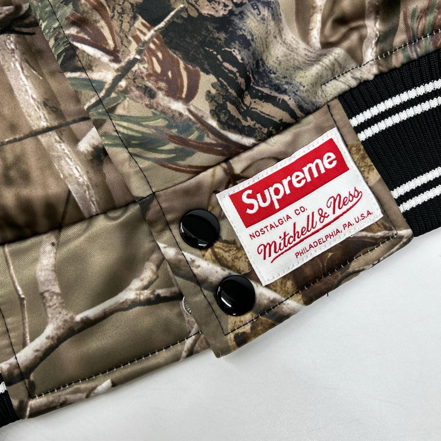 Supreme シュプリーム 【MITCHELL&NESS】25AW リアルツリーカモ サテン バーシティ ジャケット ジャケット