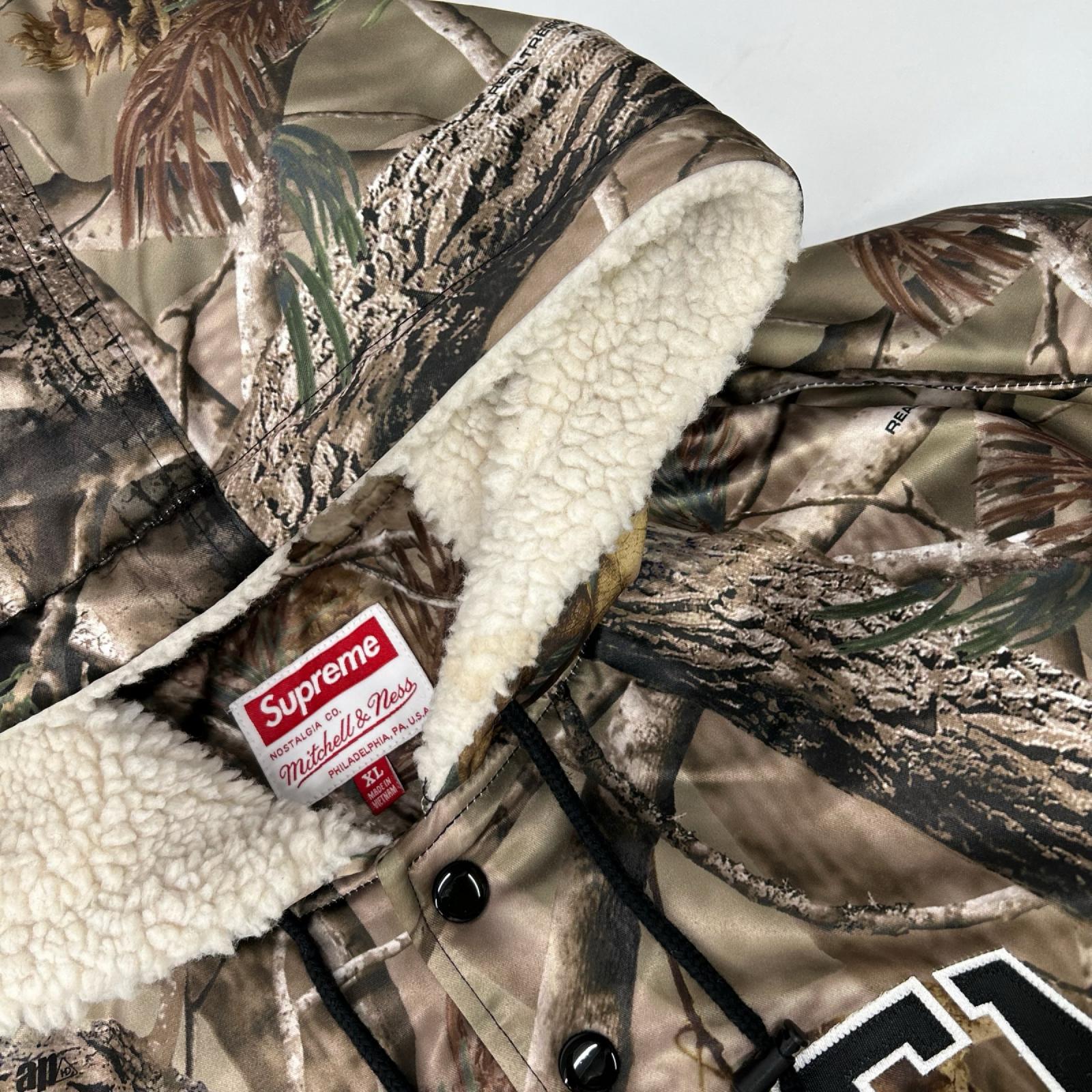 Supreme シュプリーム 【MITCHELL&NESS】25AW リアルツリーカモ サテン バーシティ ジャケット ジャケット