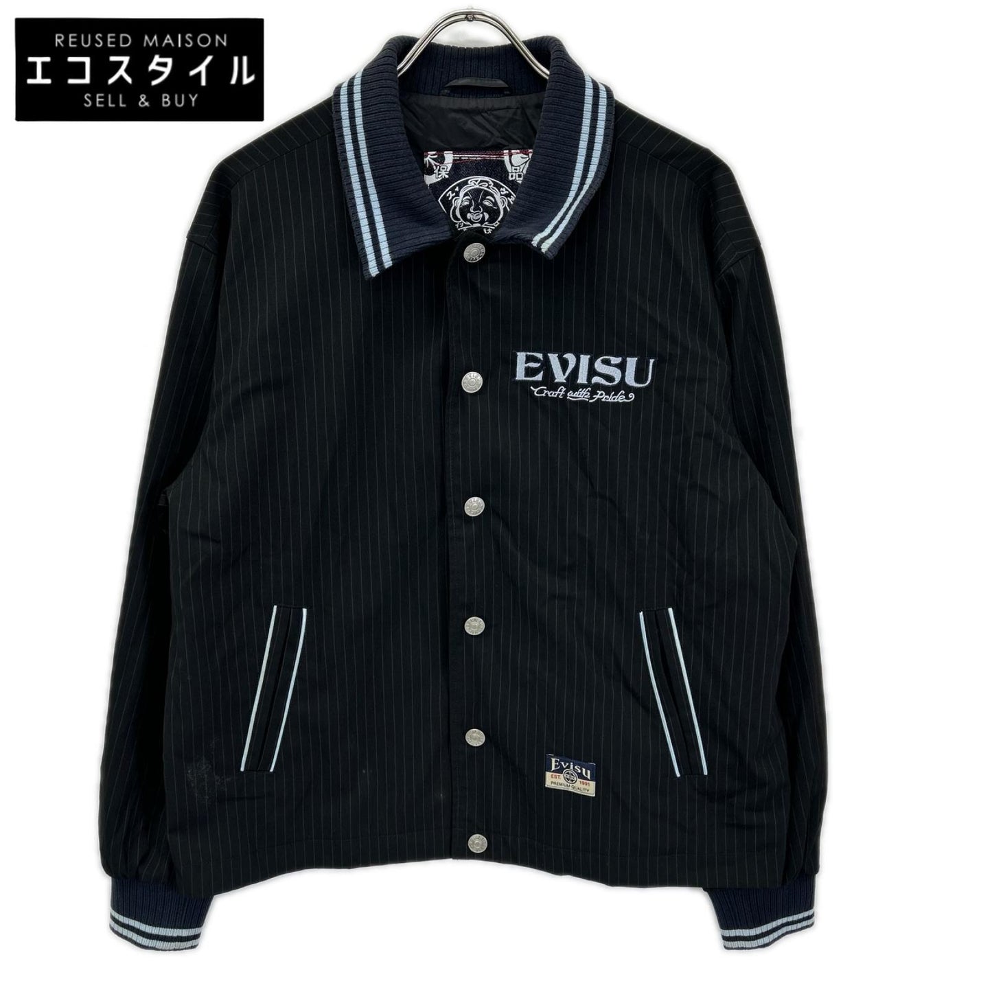 EVISU エヴィス ブラック ロゴとスローガン刺繍 レギュラーフィットストライプスーツコーチジャケット ジャケット
