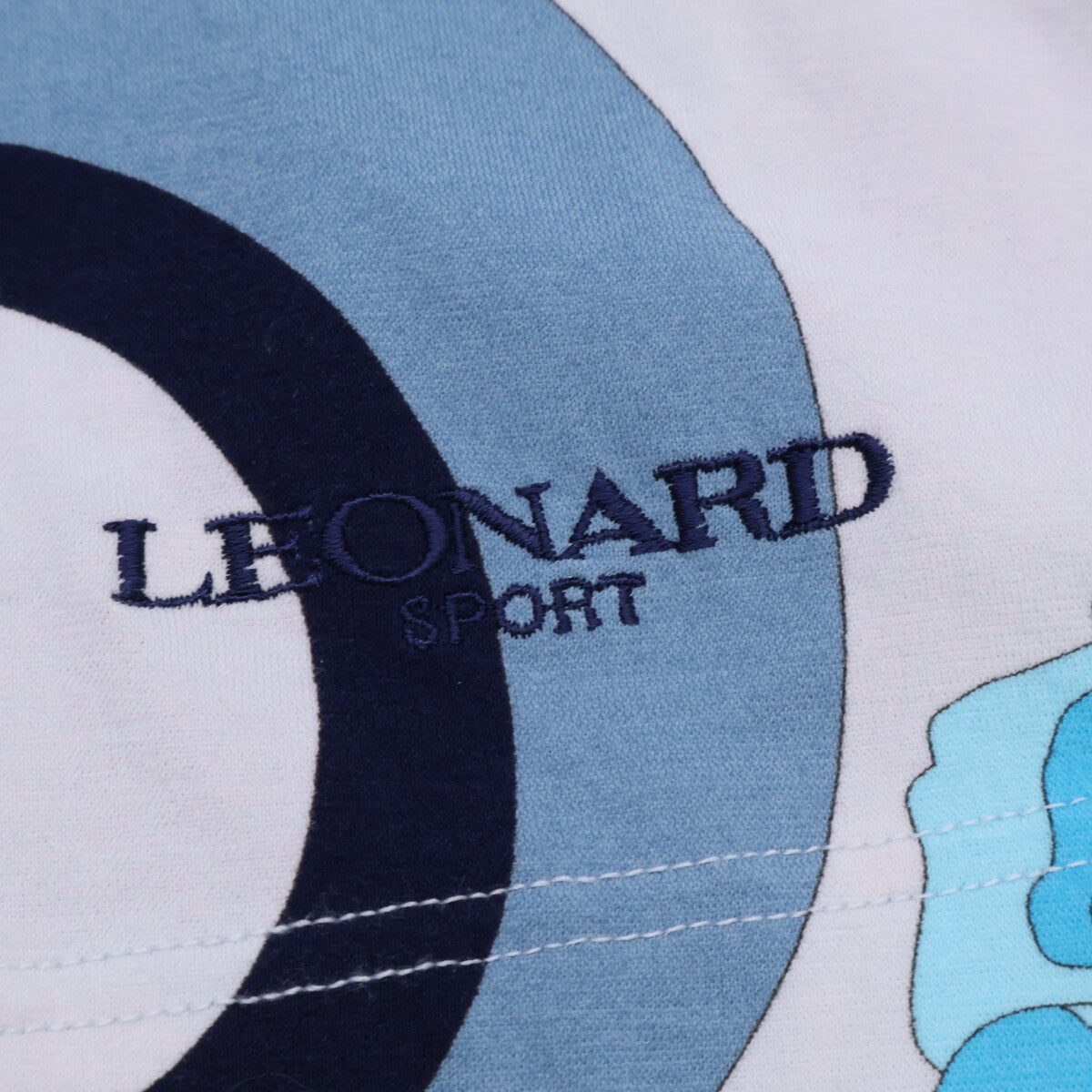 LEONARDSPORT レオナールスポーツ 0568304 ホワイト×ブルー フラワープリント コットン モックネック カットソー トップス