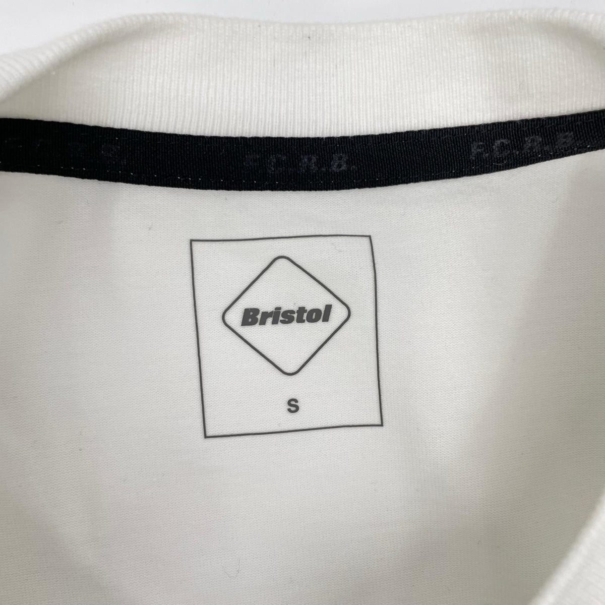 F.C.Real Bristol エフシーリアルブリストル 252104 ホワイト シグナル コットン Tシャツ トップス