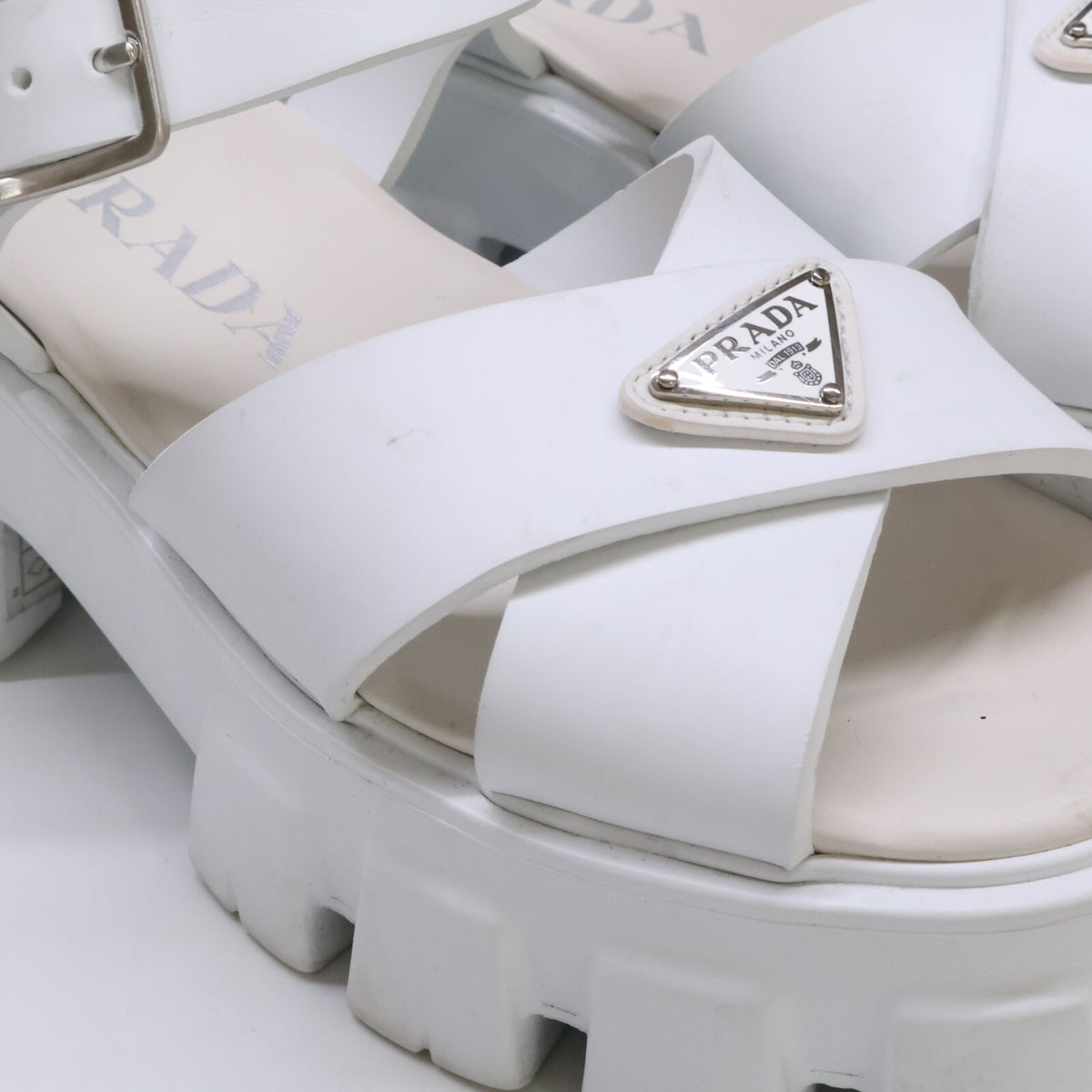 PRADA プラダ トライアングルロゴ モノリス ラバーサンダル シューズ