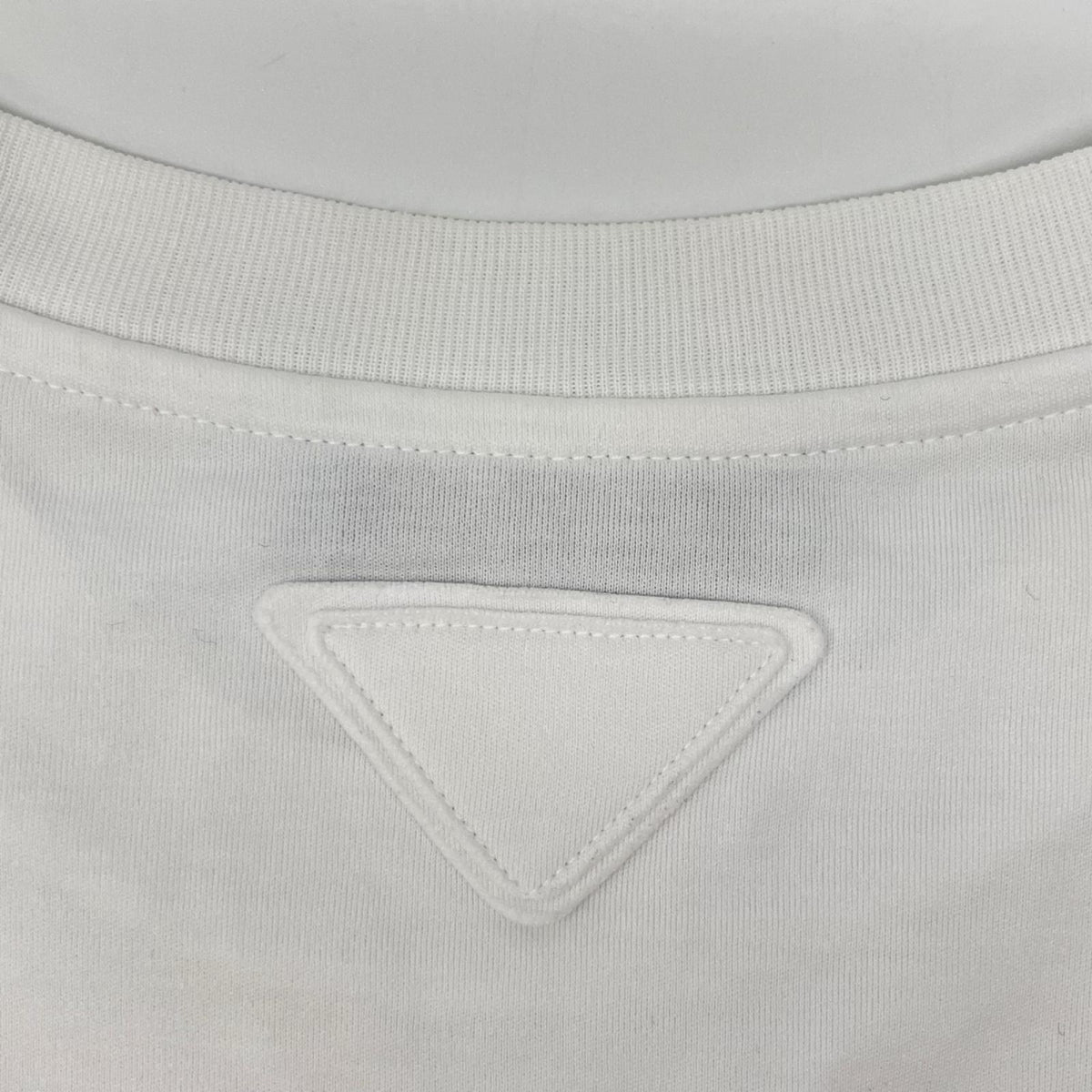 PRADA プラダ 23年製 35838R ホワイト スパンコールロゴ 半袖Tシャツ トップス
