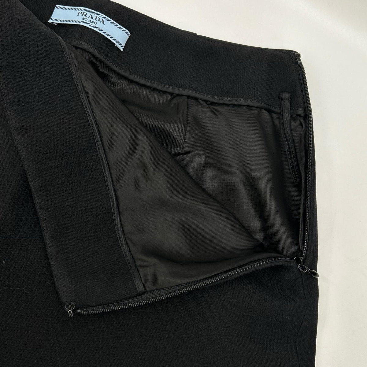 PRADA プラダ 24年製 P144Y S000 ブラック トライアングルロゴ ウール ミニスカート スカート