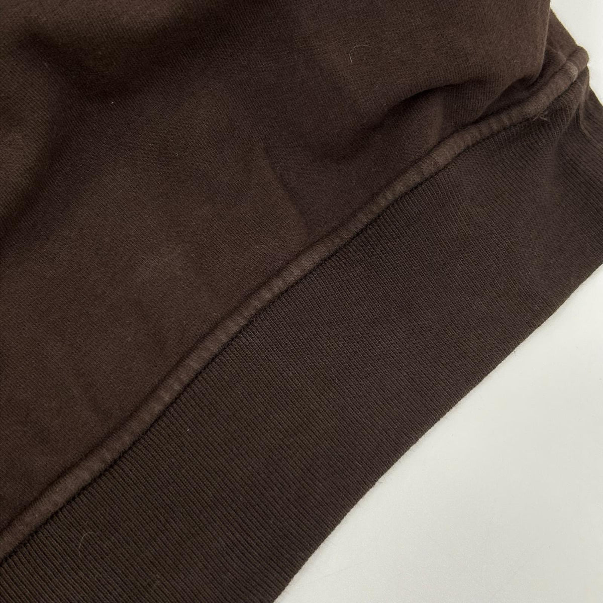 STONE ISLAND ストーンアイランド K2S156100069S0F28 ブラウン S.I.GHOST スウェット トップス