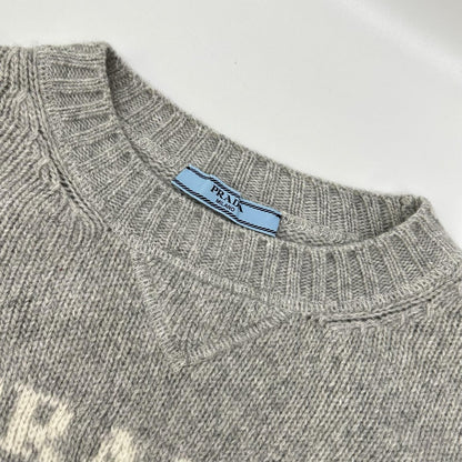 PRADA プラダ 24年製 P24U1T グレー ロゴ ウールxカシミヤ クルーネック 長袖ニット トップス