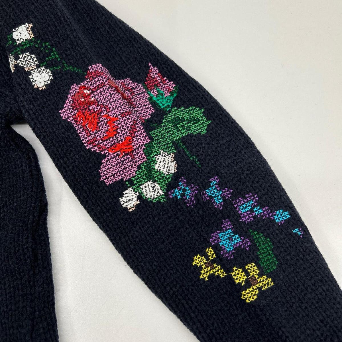 MUVEIL ミュベール MA73KSW008 ネイビー フラワー刺繍 ボトルネック ニット トップス