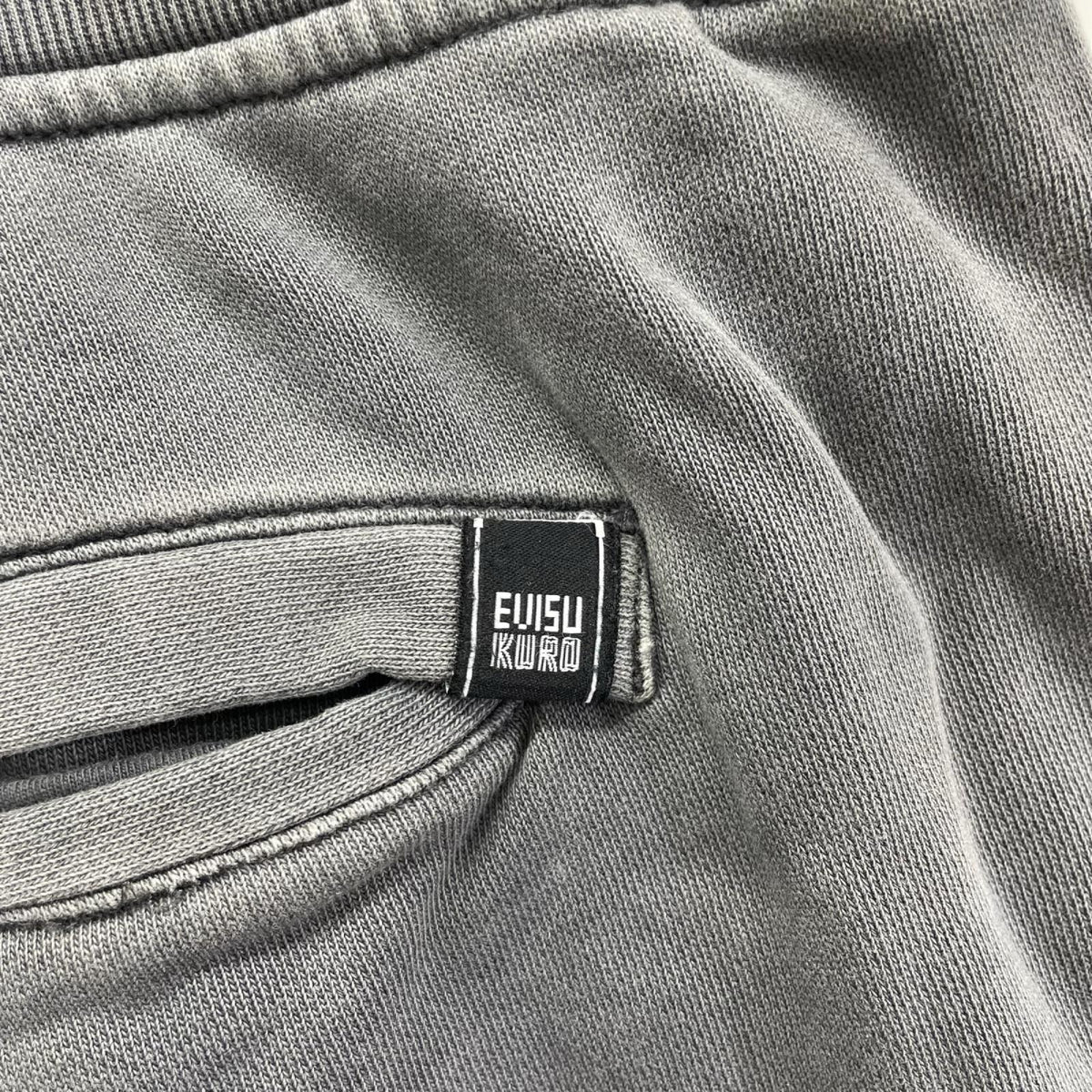 EVISU エヴィス 【EVISUKURO】ブラック ガーメントダイ ロゴプリント サイドジップ スウェットパンツ ボトムス