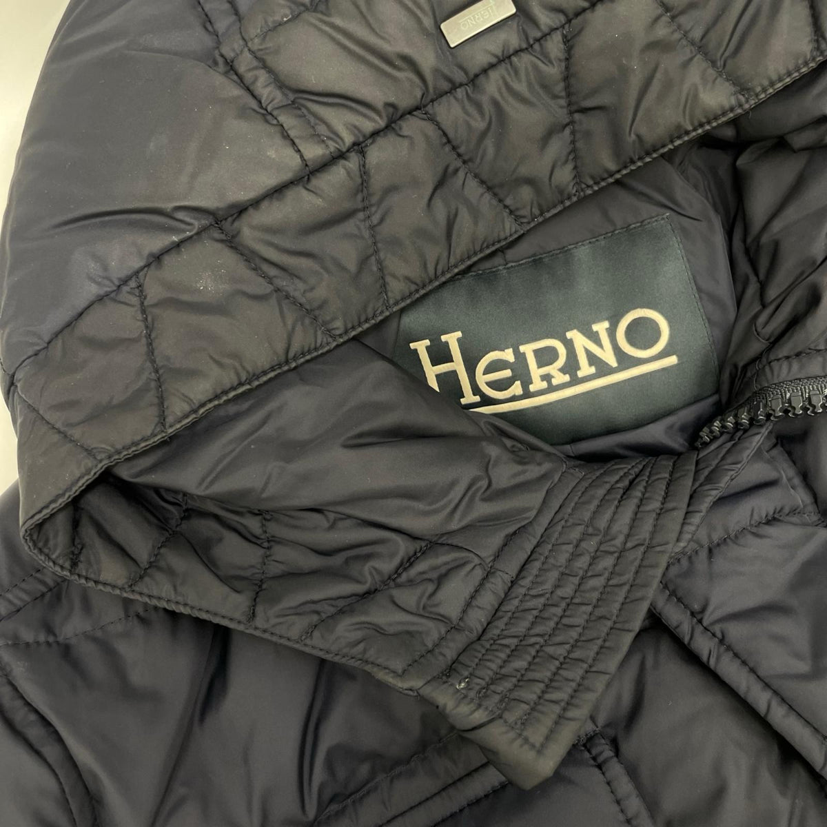 HERNO ヘルノ PI019U ネイビー ウォーターレペレントナイロンフーディーダウンジャケット ジャケット