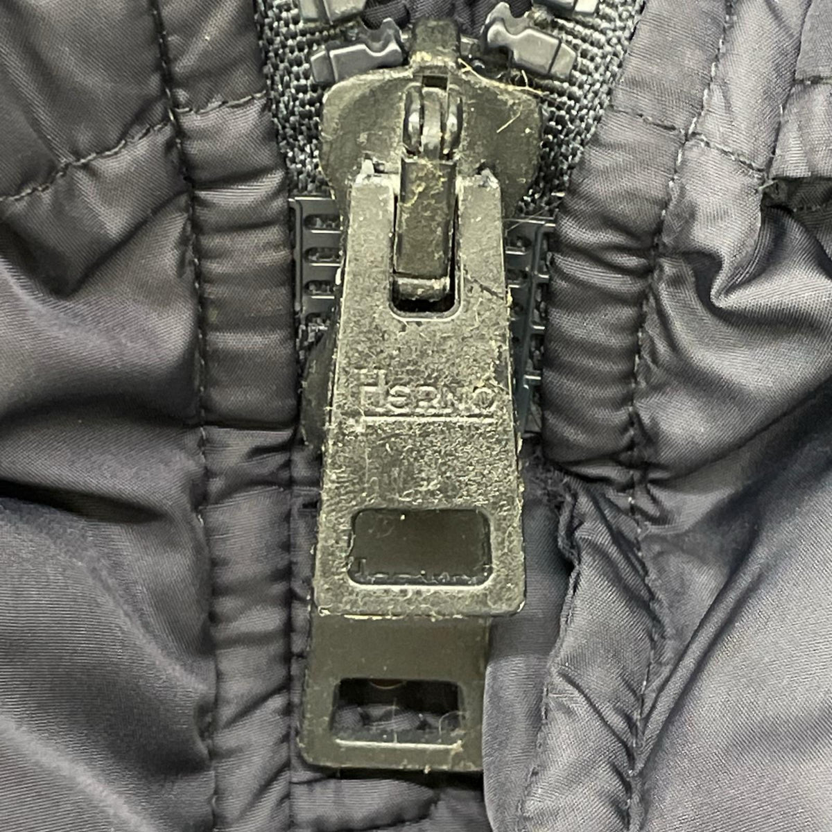 HERNO ヘルノ PI019U ネイビー ウォーターレペレントナイロンフーディーダウンジャケット ジャケット