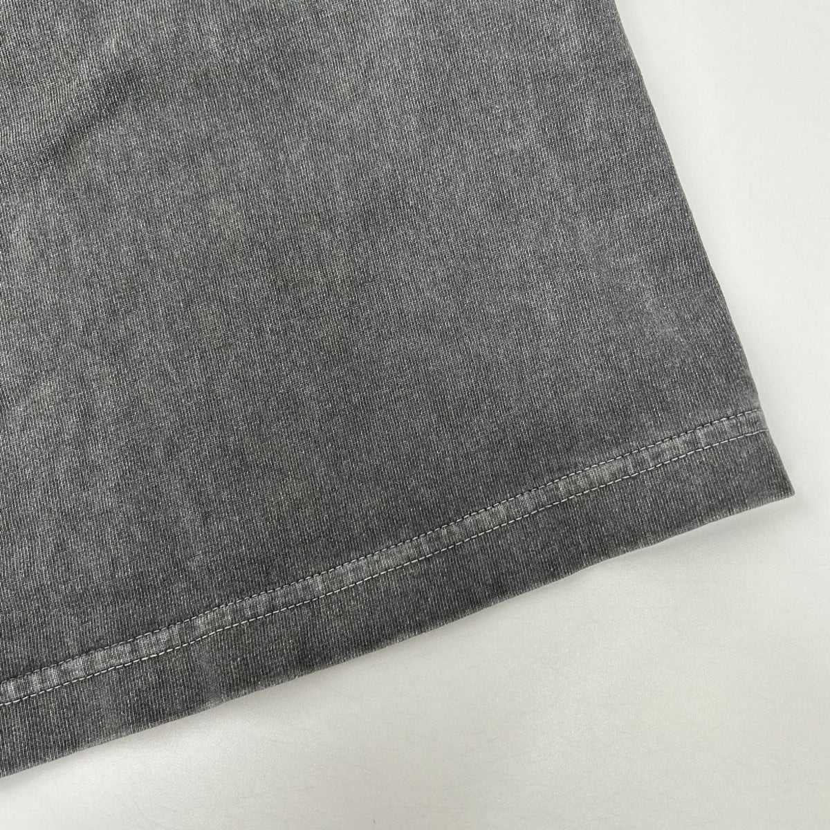 EMOTIONALLY UNAVAILABLE エモーショナリーアンアベイラブル グレー ロゴ ダメージ加工 Tシャツ トップス