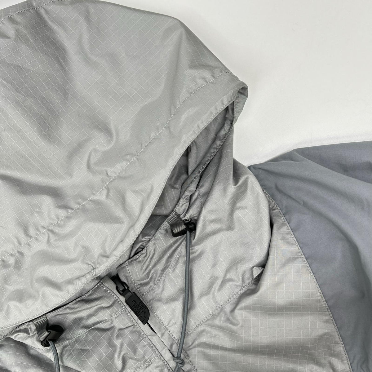THE NORTH FACE PURPLE LABEL ザ ノースフェイス パープルレーベル N26SA082 ライトグレー Mountain Wind Parka パーカー ジャケット