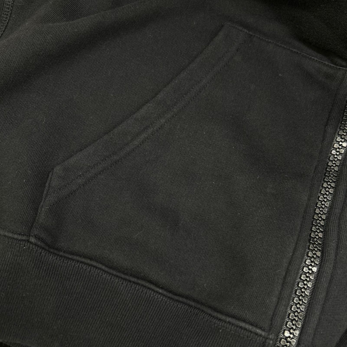 MARCELO BURLON マルセロバーロン CMBE002F18506063 ブラック プリント ジップパーカー トップス