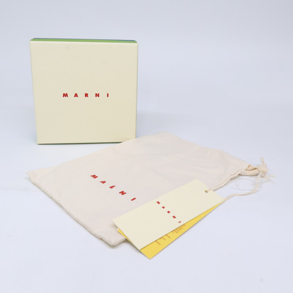 MARNI マルニ 【新品未使用】PFMO0125U1 LV520 ZP239 サフィアーノレザー 三つ折りウォレット 三つ折り財布（小銭入れあり）