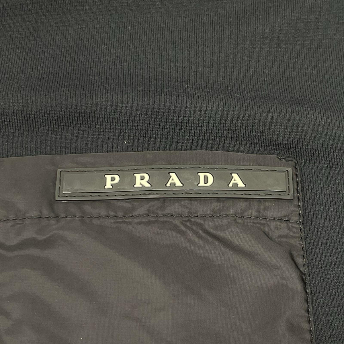 PRADA プラダ SJM251 ブラック コットン Vネック ポケットTシャツ トップス