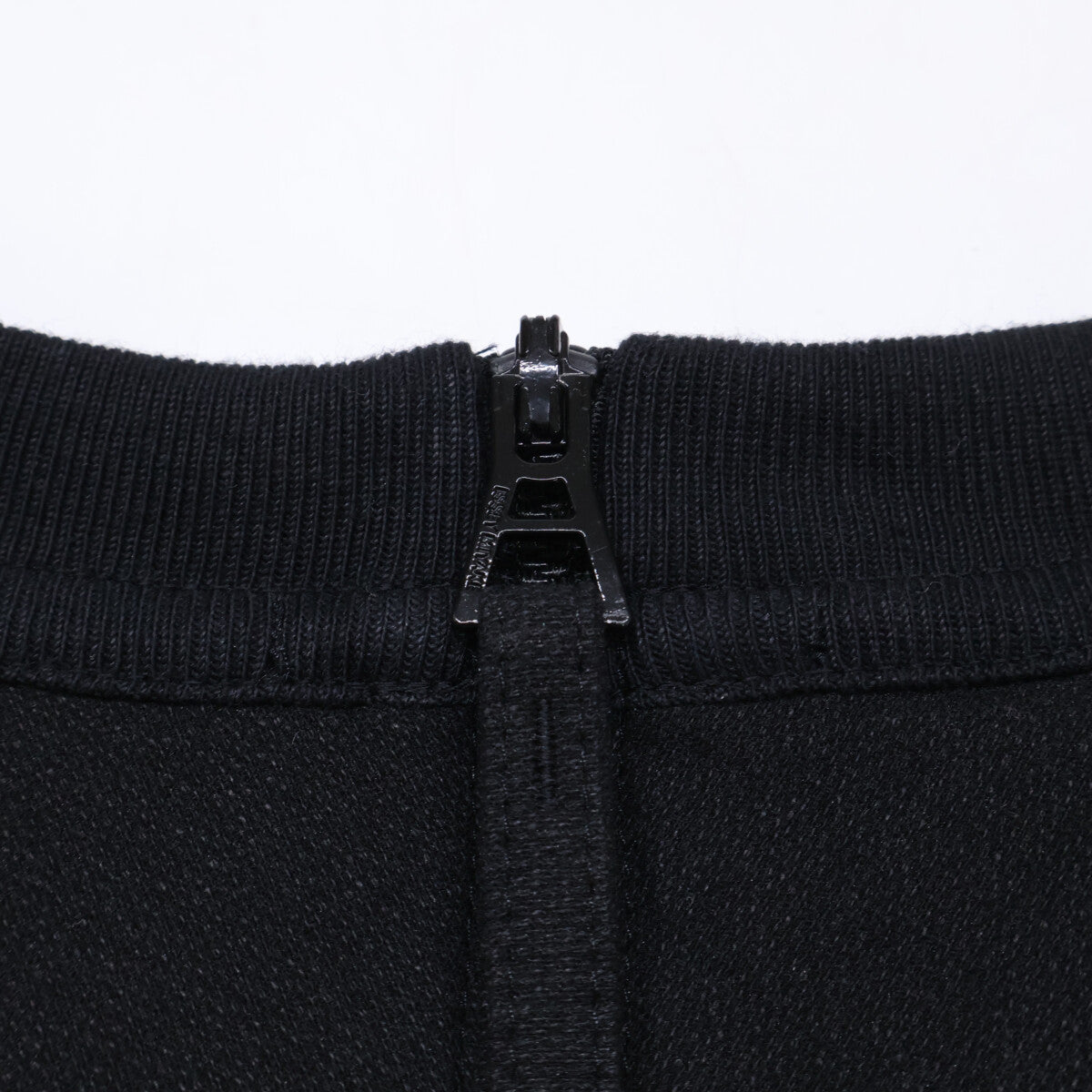 ISSEY MIYAKE イッセイミヤケ IM61FJ501 GENERIC WEAR バックジップ 半袖カットソー トップス