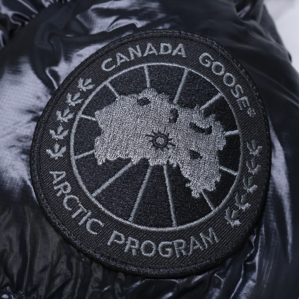 CANADA GOOSE [Excellent condition/Domestic authentic (Canada Goose Japan Co., Ltd.)] 2252MB Crofton Puffer Black Label Crofton Hooded Down Jacket Jacket