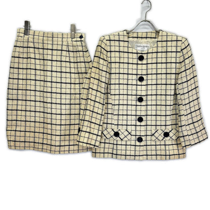 Yves Saint Laurent Yves Saint Laurent beige linen jacket/skirt matching suit set-up suit set-up
