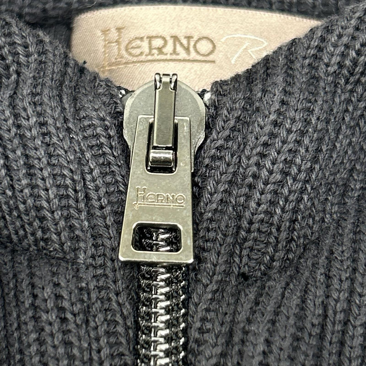 HERNO ヘルノ 24AW JC00021UR リゾート フーデッドブルゾン リブジャージーニット×ナイロン ハイブリッド ジャケット