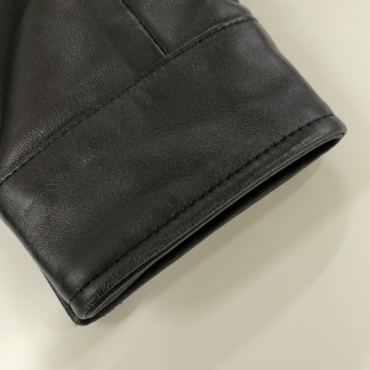 EMMETI エンメティー BEAMS別注 VALLICO SP ブラック シングルライダース 44 BEAMS別注 VALLICO SP ﾌﾞﾗｯｸ ｼﾝｸﾞﾙﾗｲﾀﾞｰｽ ジャケット 44 メンズ